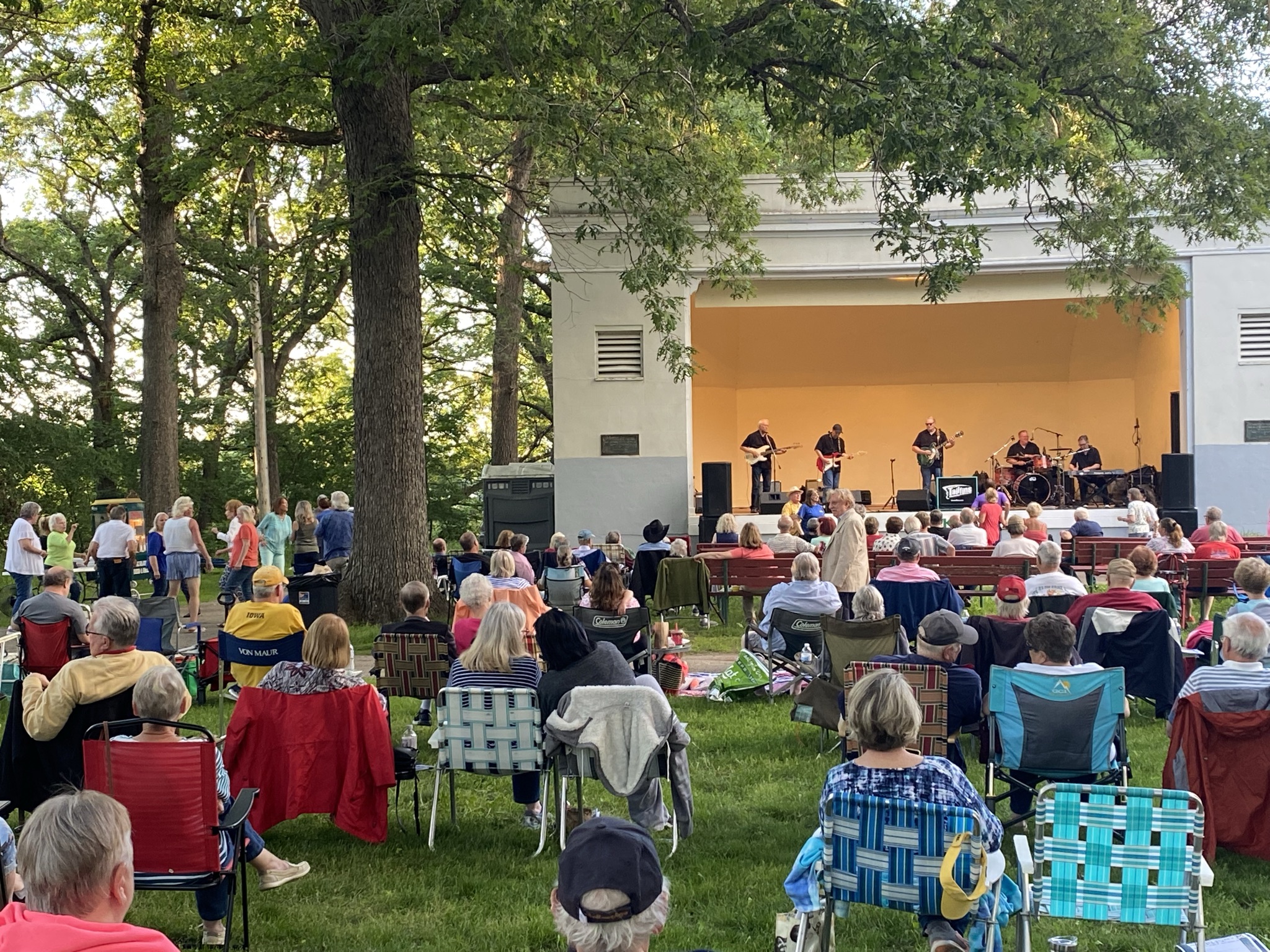  Free summer concerts at Lincoln Park Illustration 