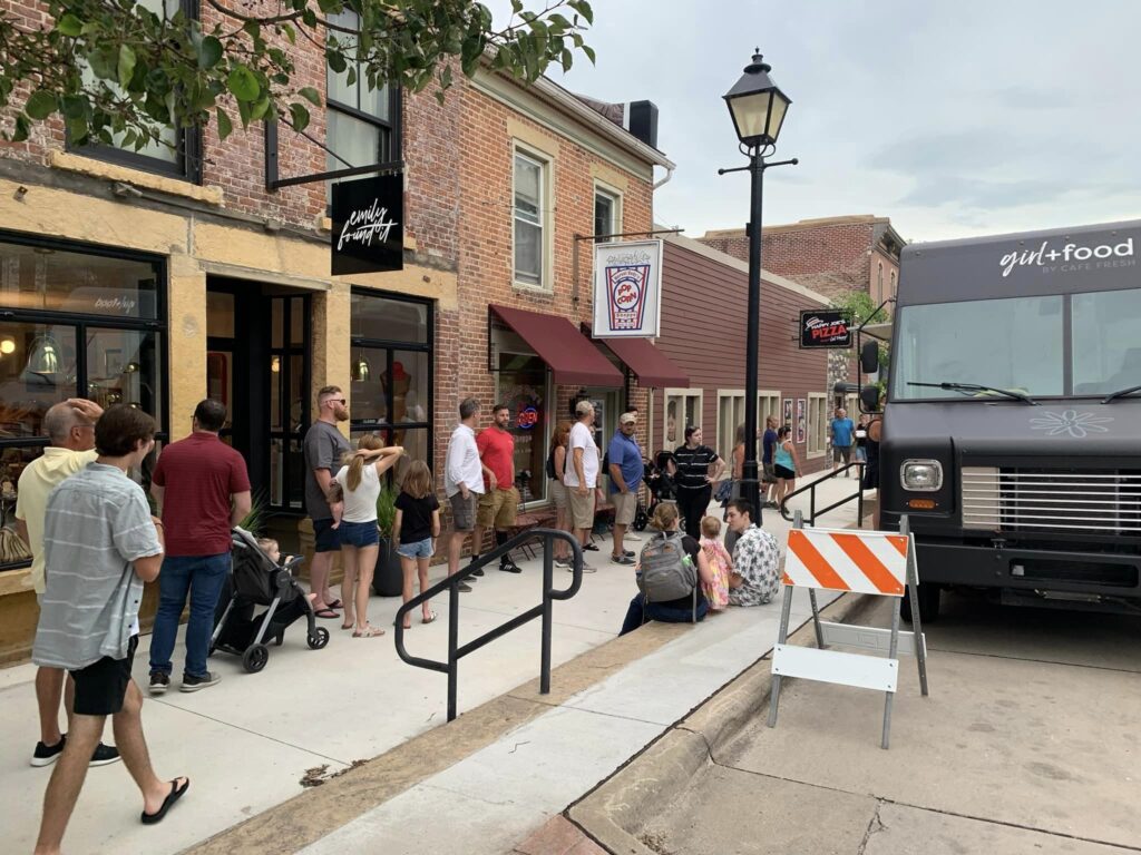 LeClaire Food Truck Fridays