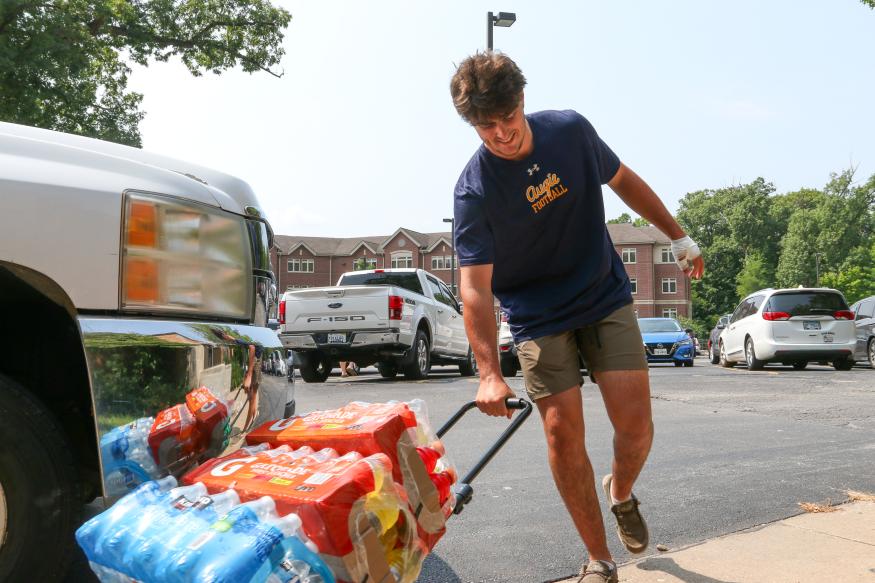 Augustana College move-in day