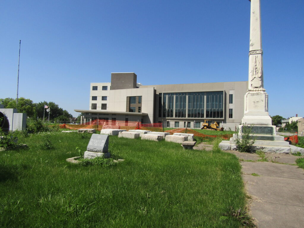 Rock Island County monuments
