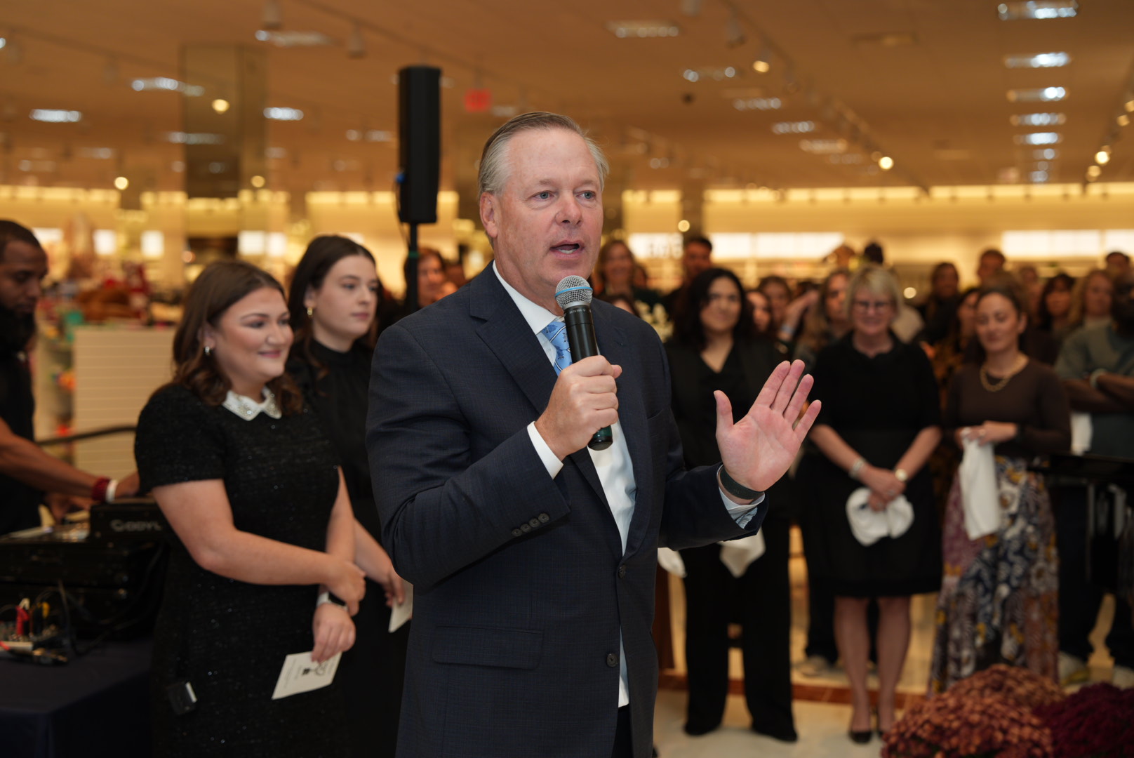 Von Maur opens doors of first store in Pennsylvania