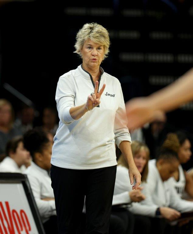 Bluder Coach Lisa Bluda JDC